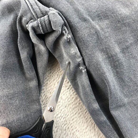 Lee Mens Jeans Size 31x28 Measured Straight Leg Gray Classic Denim Casual Travel - Picture 5 of 16